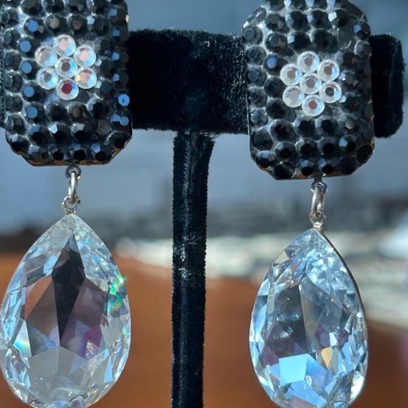 VINTAGE XL CLEAR  TEAR DROP  CRYSTAL SWAROFSKI /BLACK CRYSTAL FLOWER- - Picture 13 of 15